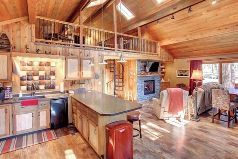 Couloir Cabin with loft. 