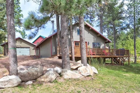 Couloir Cabin front view. 