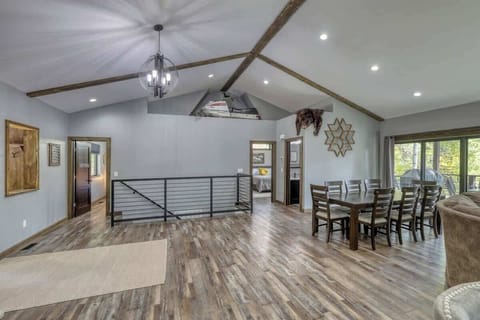 Spacious 5 Bedroom Black Hills Vacation Home