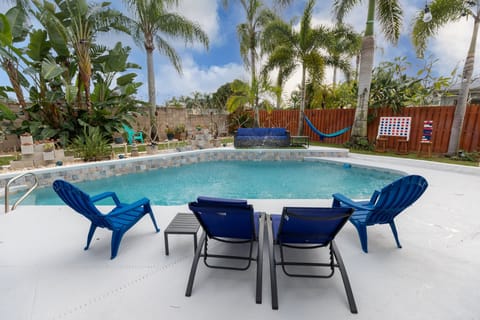 Chair, Furniture, Building, Hotel, Pool