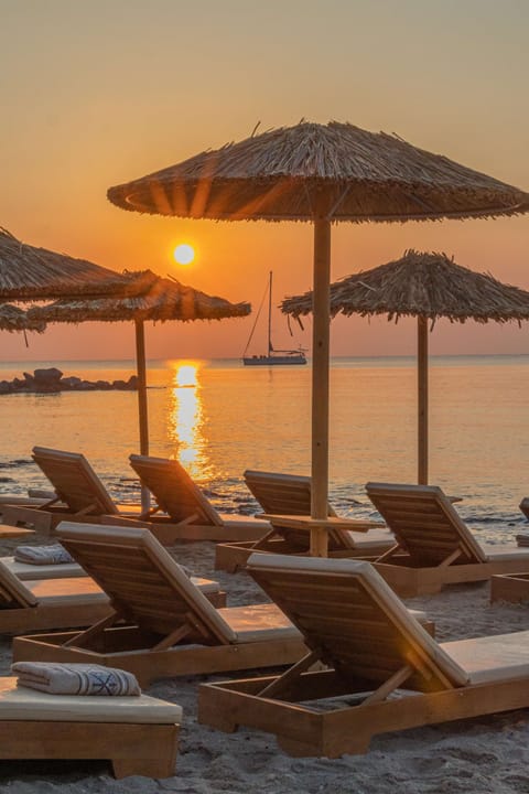 Private beach nearby, free beach cabanas, sun loungers, beach umbrellas