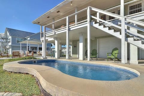Private Pool. 