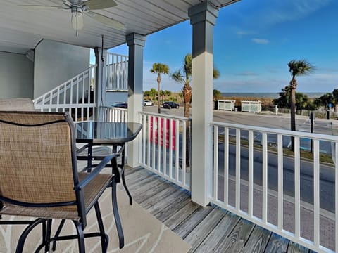 Welcome to South Beach Ocean E1 w/ Ocean Views Right Across From The Beach