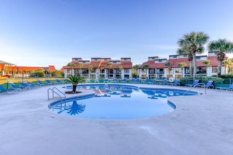 Villa lagoon pool