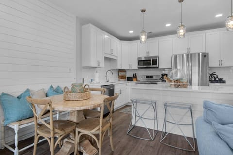 Dining space for your whole party