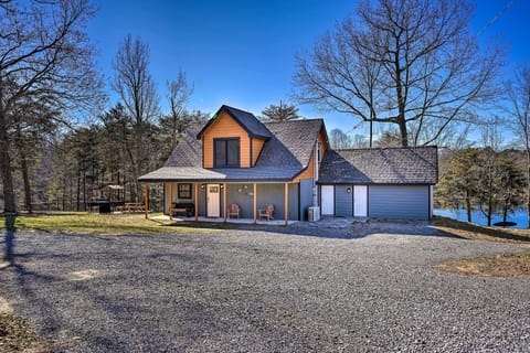 Trenton Vacation Rental | 3BR | 2BA | Step-Free Entry | 1,200 Sq Ft