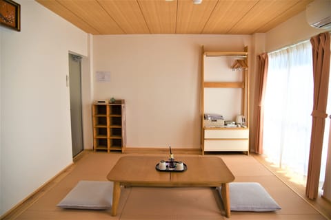 Traditional Quadruple Room | Free WiFi