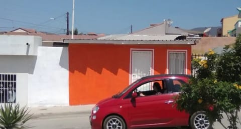 Front view (orange)