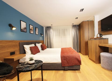 Egyptian cotton sheets, premium bedding, memory foam beds, minibar