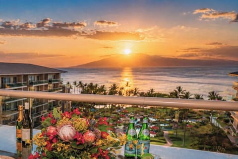 Dine with an ocean view from your private lanai, where tropical blooms and sweeping vistas over Honua Kai pools and the island of Molokai create an unforgettable setting.