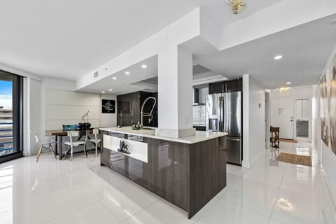 Fully equipped kitchen.