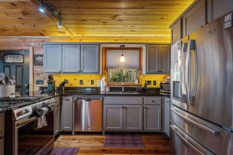 Fully equipped kitchen for all of your cooking needs!