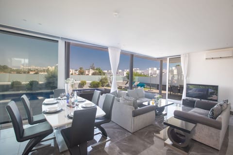 Villa, 3 Bedrooms, Private Pool | Dining
