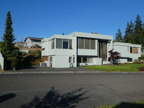 You have exclusive use of the entire lower level. A fence has been added. 