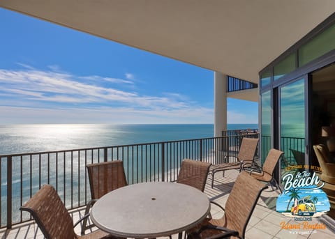 Oasis 1904, 3 Bedroom 4 Bathroom. 19th Floor. Sleeps 10. Managed by Island Rentals