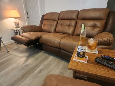 2023 All new furniture. WIFI plus smart TV. Relaxxxxx.......