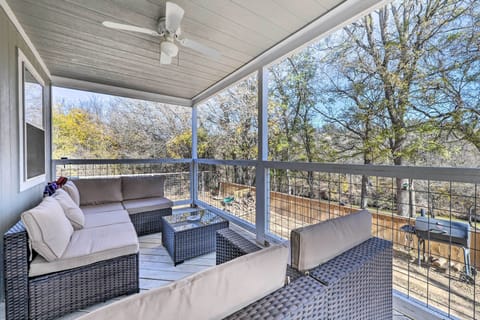 Brownwood Vacation Rental | 2BR | 2BA | 832 Sq Ft | Stairs Required