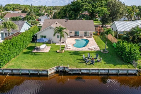 Large, south facing outdoor area