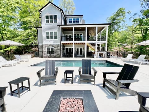 Expansive Pool Deck Overlooking SML