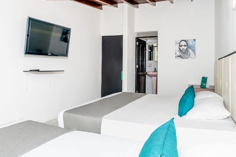 Triple Room | Hypo-allergenic bedding, free WiFi, bed sheets
