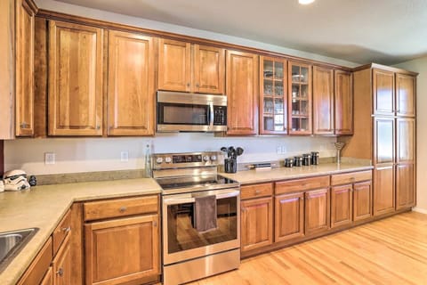 Large Updated Kitchen
10178 Uravan St, 80022 VRBO