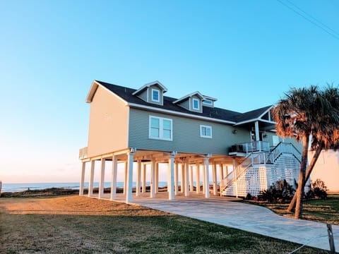 Beach Front Beauty Sleeps 20 with 6 br and 6 baths.  Your beach house awaits.