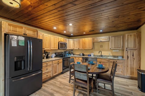 Spacious kitchen w/ additional dining