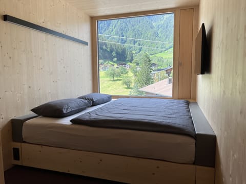 Smart Cabin | Hypo-allergenic bedding, soundproofing, free WiFi, bed sheets