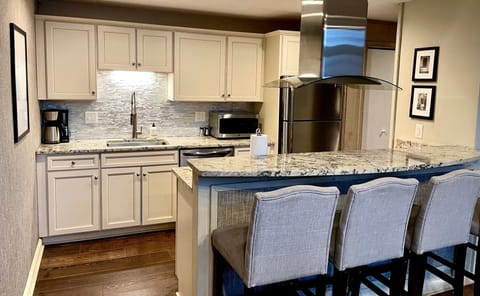 Fully equipped, modern kitchen