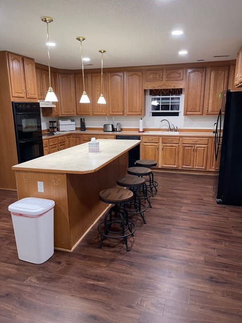 Full Kitchen with Island