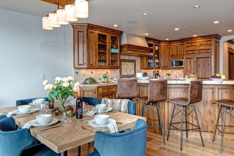 Dining Area with seating for six