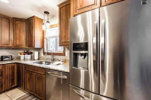 Studio (3 Bedrooms) | Property amenity