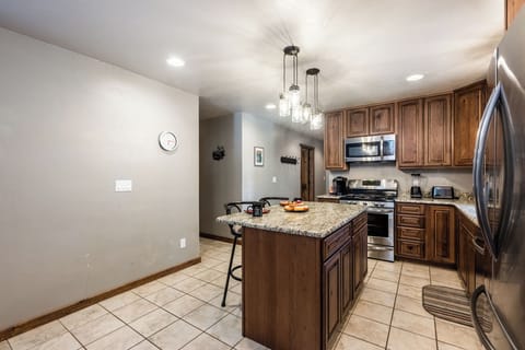 Studio (3 Bedrooms) | Property amenity