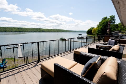 Main Level Deck and Eating Area