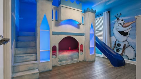 Adorable Frozen Themed Bunk Bedroom with Slide