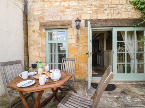 Cottage | Outdoor dining