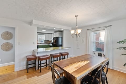 Never get left out of conversation. Speak through the breakfast bar right into the kitchen.