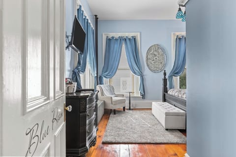 Blue Room Suite | Egyptian cotton sheets, premium bedding, pillowtop beds, blackout drapes