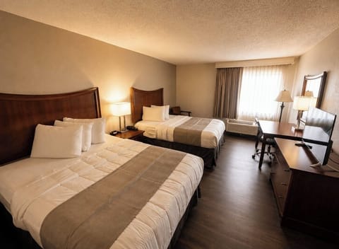 Desk, blackout drapes, iron/ironing board, free WiFi
