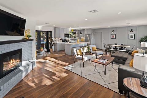 Entry way to living area