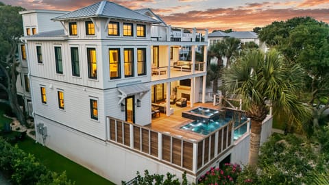 Welcome to 3907 Palm Blvd!