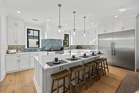 Fully Equipped Chef's Kitchen