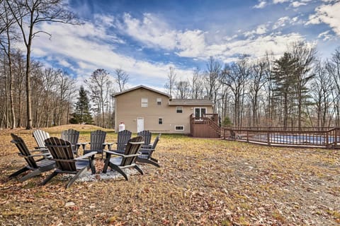 E. Stroudsburg Vacation Rental | 4BR | 2.5BA | Stairs Required for Entry/Access