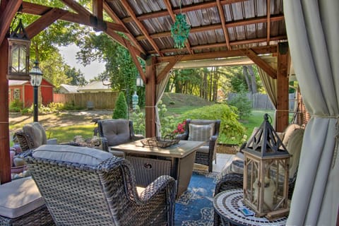 Florence Vacation Rental | 3BR | 2BA | Stairs Required | 2,075 Sq Ft