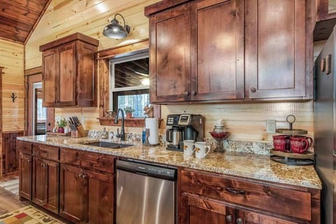 Fully equipped and large kitchen