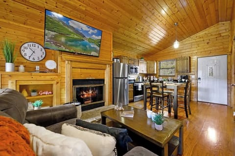 55" Roku TV. Electric Fireplace. Total Relaxation.