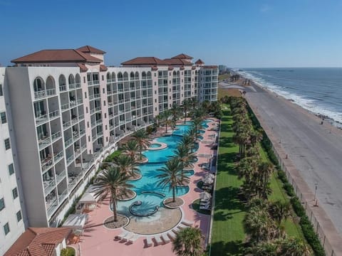Outdoor Pool Overview