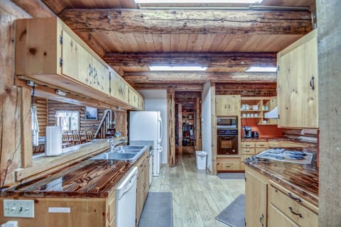 Sink, dishwasher, refrigerator, oven, microwave, stove, coffee machine, toaster