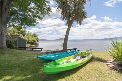 Exclusive use jetty in front of property, and 2 exclusive use kayaks (life jackets provided)