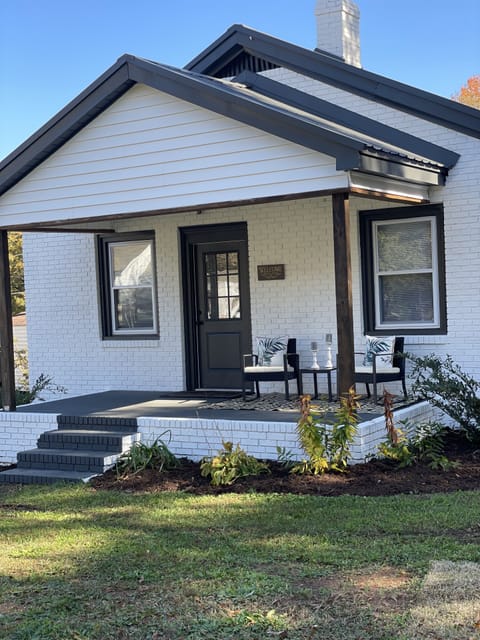 Private front porch to watch sunrise with coffee in the morning!